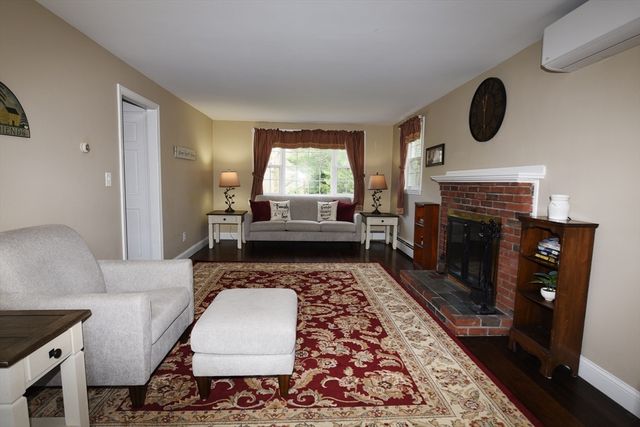 9 Hermosa Dr, Easton, MA 02375