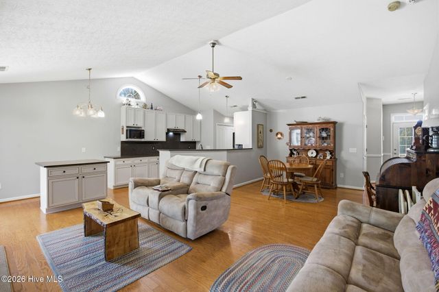 100 Mulberry Circle, Hampstead, NC 28443