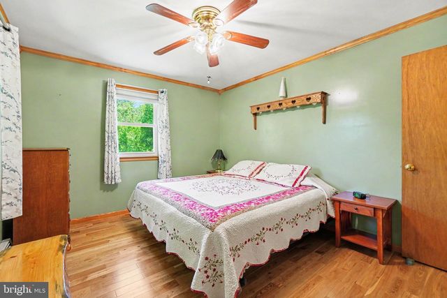 24 MOUNTAIN VIEW RD, Bethel, PA 19507