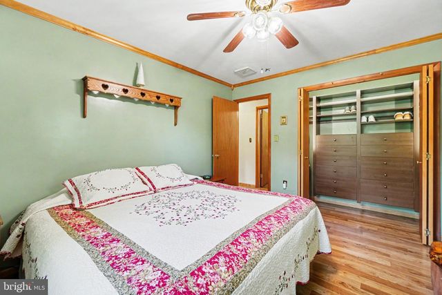 24 MOUNTAIN VIEW RD, Bethel, PA 19507