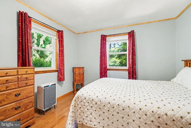 24 MOUNTAIN VIEW RD, Bethel, PA 19507