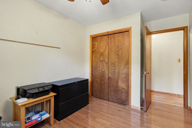 24 MOUNTAIN VIEW RD, Bethel, PA 19507