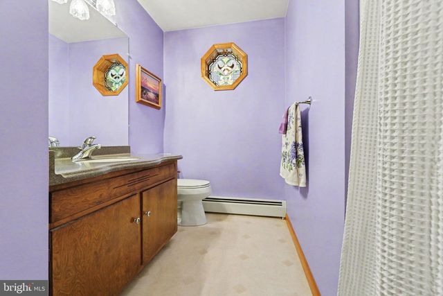 24 MOUNTAIN VIEW RD, Bethel, PA 19507