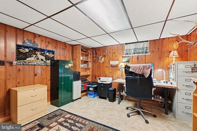 24 MOUNTAIN VIEW RD, Bethel, PA 19507