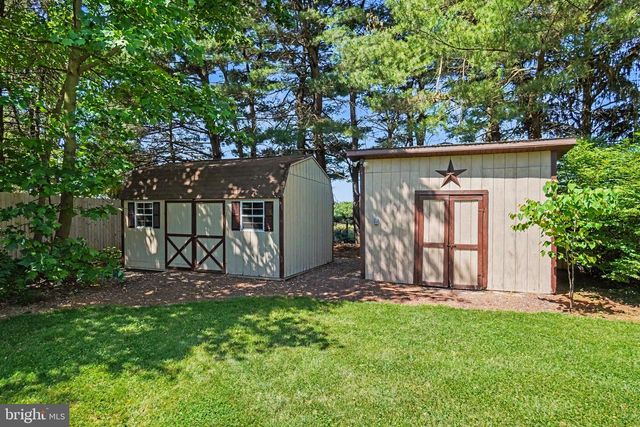 24 MOUNTAIN VIEW RD, Bethel, PA 19507