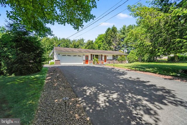 24 MOUNTAIN VIEW RD, Bethel, PA 19507