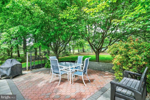 24 MOUNTAIN VIEW RD, Bethel, PA 19507