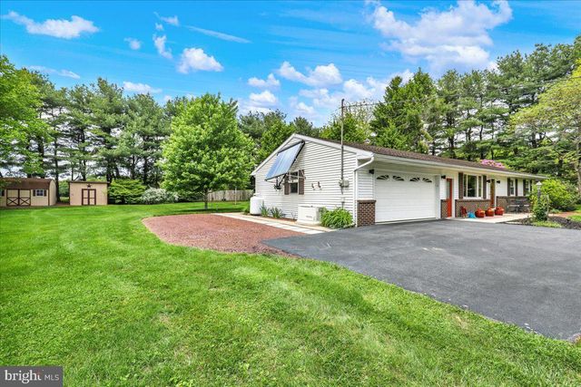 24 MOUNTAIN VIEW RD, Bethel, PA 19507