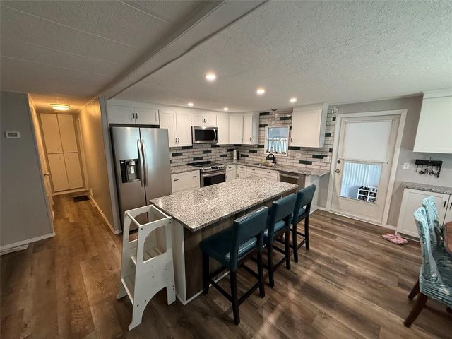 4655 MADISON AVENUE, Zephyrhills, FL 33541