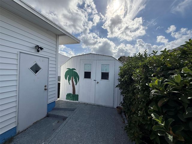 4655 MADISON AVENUE, Zephyrhills, FL 33541