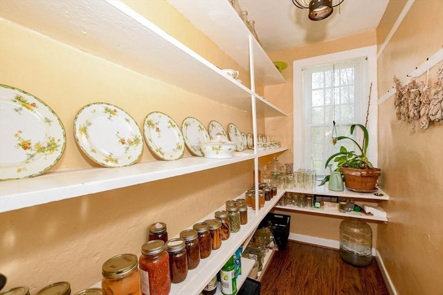 595 New Bedford Road, Rochester, MA 02770
