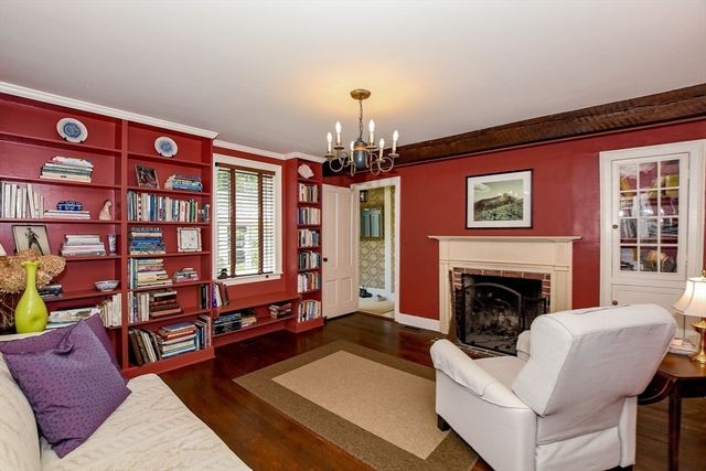 595 New Bedford Road, Rochester, MA 02770