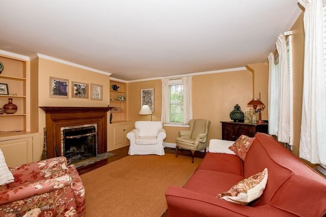 595 New Bedford Road, Rochester, MA 02770