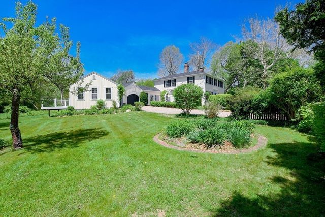 595 New Bedford Road, Rochester, MA 02770