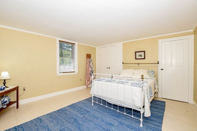 595 New Bedford Road, Rochester, MA 02770