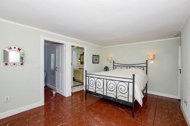 595 New Bedford Road, Rochester, MA 02770