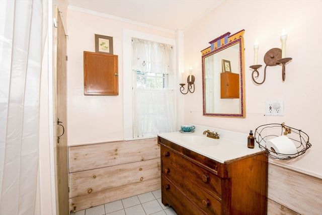 595 New Bedford Road, Rochester, MA 02770
