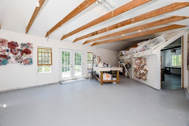 595 New Bedford Road, Rochester, MA 02770