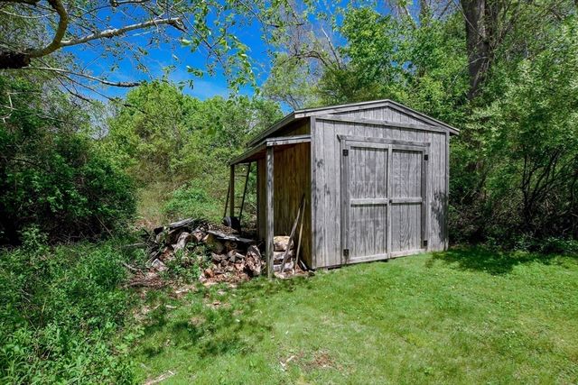 595 New Bedford Road, Rochester, MA 02770