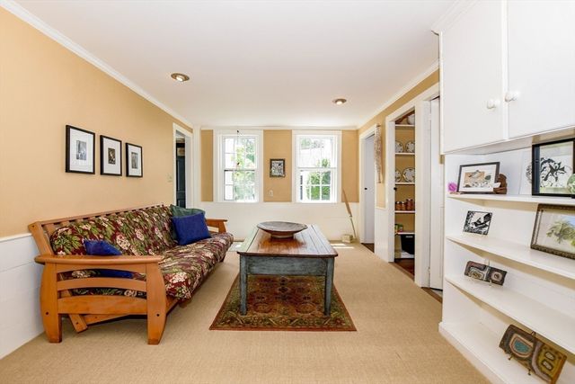 595 New Bedford Road, Rochester, MA 02770