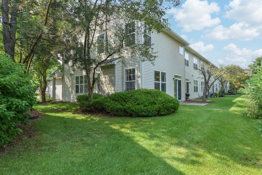 9000 Comstock Lane N, Maple Grove, MN 55311 — photo 2