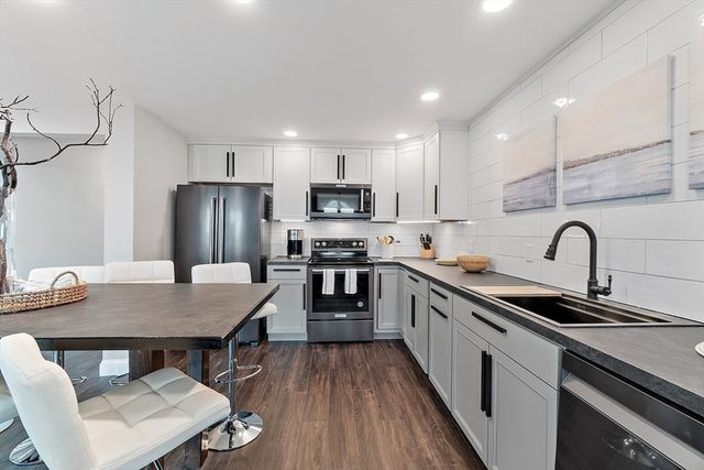4 Northern Blvd, Newbury, MA 01951