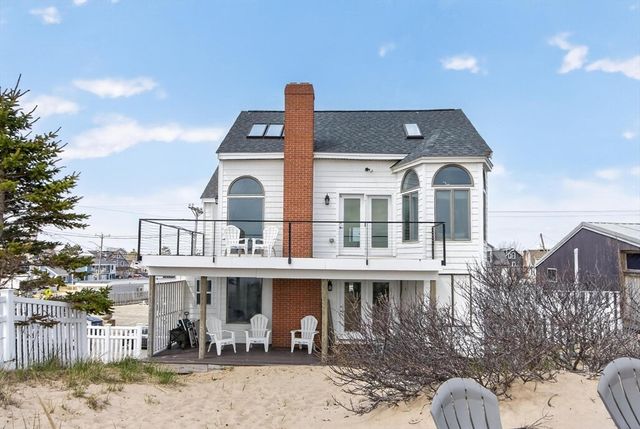 4 Northern Blvd, Newbury, MA 01951
