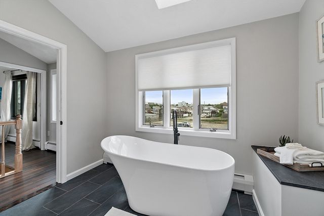 4 Northern Blvd, Newbury, MA 01951