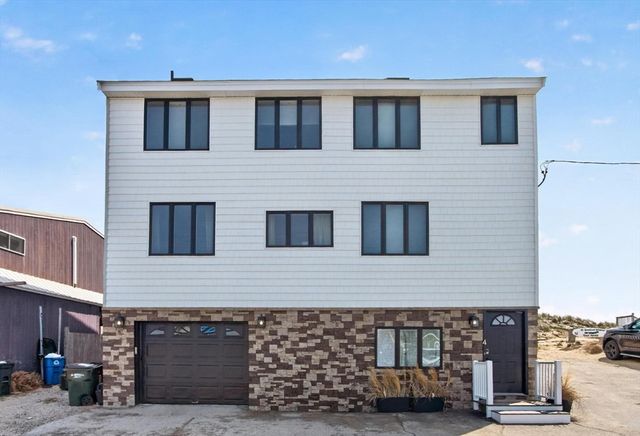4 Northern Blvd, Newbury, MA 01951