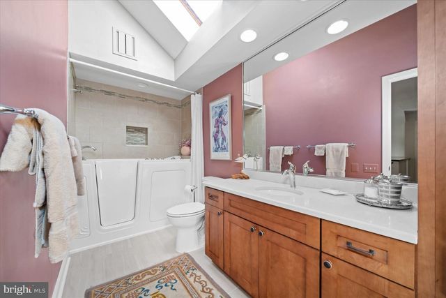 100 BELLANT CIR, Wilmington, DE 19807