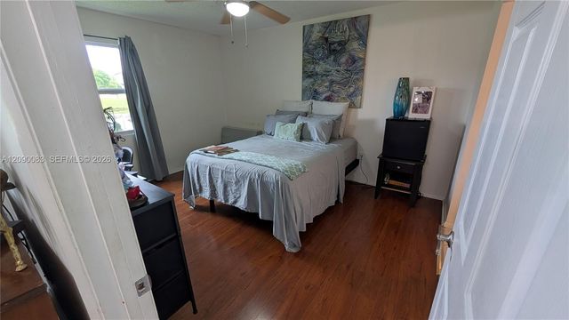 211 SW 113th Way 211, Pembroke Pines, FL 33025