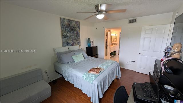 211 SW 113th Way 211, Pembroke Pines, FL 33025