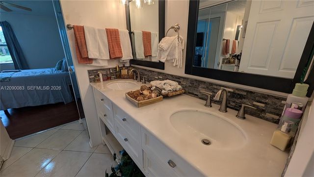 211 SW 113th Way 211, Pembroke Pines, FL 33025