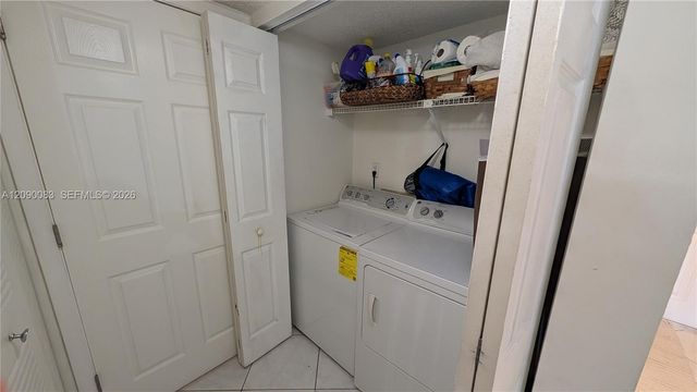 211 SW 113th Way 211, Pembroke Pines, FL 33025