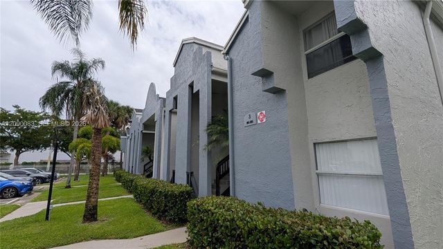 211 SW 113th Way 211, Pembroke Pines, FL 33025
