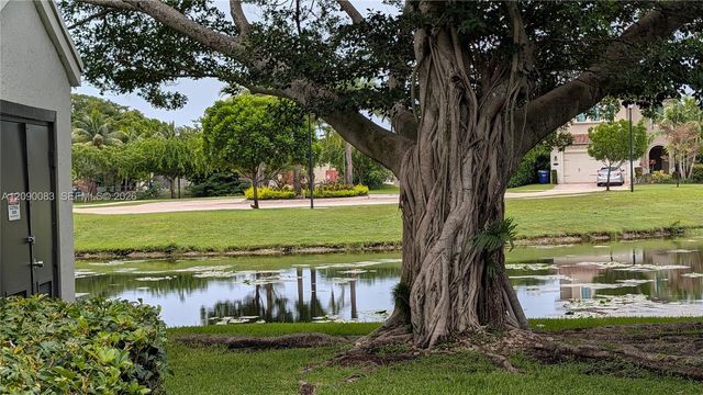 211 SW 113th Way 211, Pembroke Pines, FL 33025