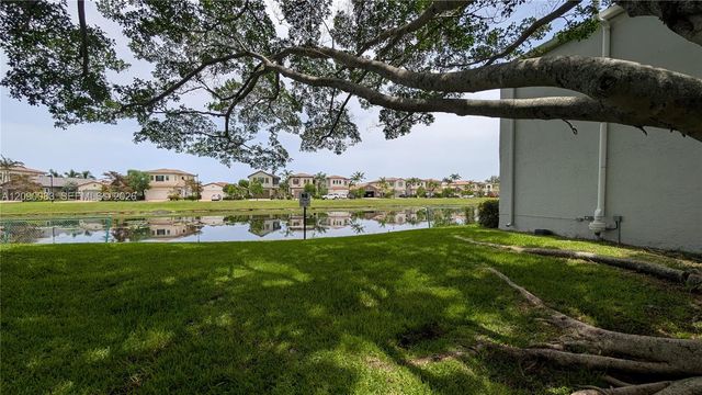 211 SW 113th Way 211, Pembroke Pines, FL 33025