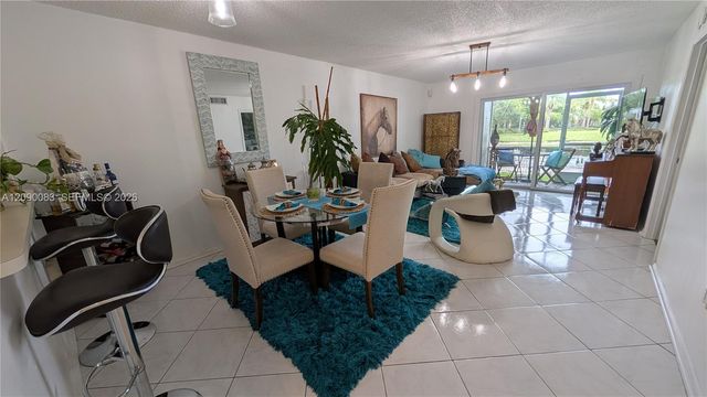 211 SW 113th Way 211, Pembroke Pines, FL 33025