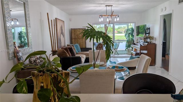 211 SW 113th Way 211, Pembroke Pines, FL 33025