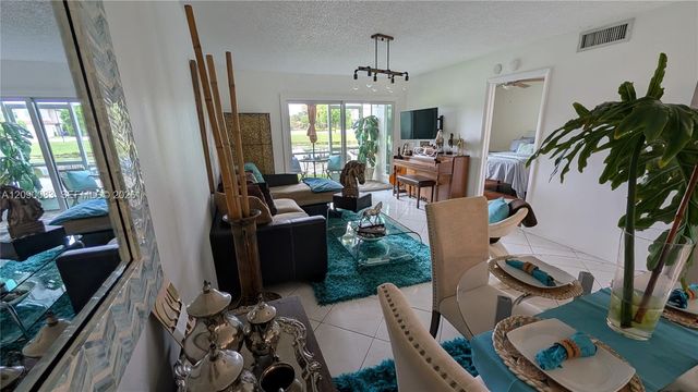211 SW 113th Way 211, Pembroke Pines, FL 33025