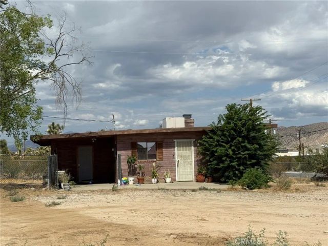 7344 Palm Avenue, Yucca Valley, CA 92284
