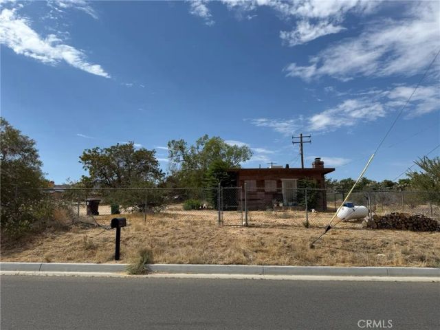 7344 Palm Avenue, Yucca Valley, CA 92284