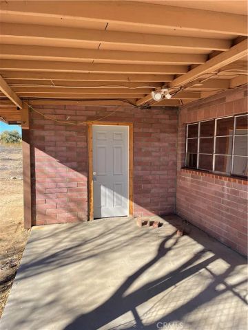 7344 Palm Avenue, Yucca Valley, CA 92284