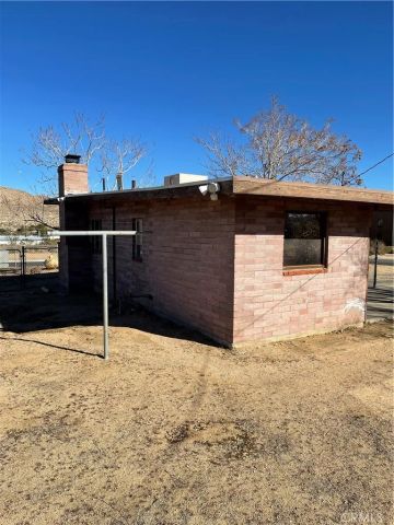 7344 Palm Avenue, Yucca Valley, CA 92284