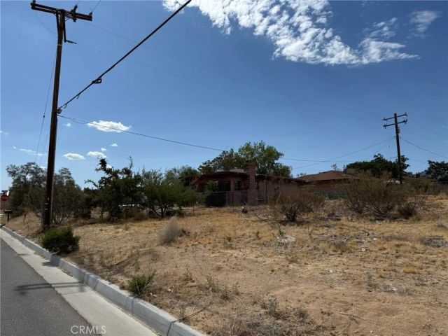 7344 Palm Avenue, Yucca Valley, CA 92284