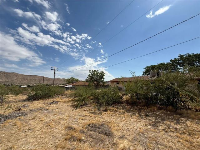 7344 Palm Avenue, Yucca Valley, CA 92284