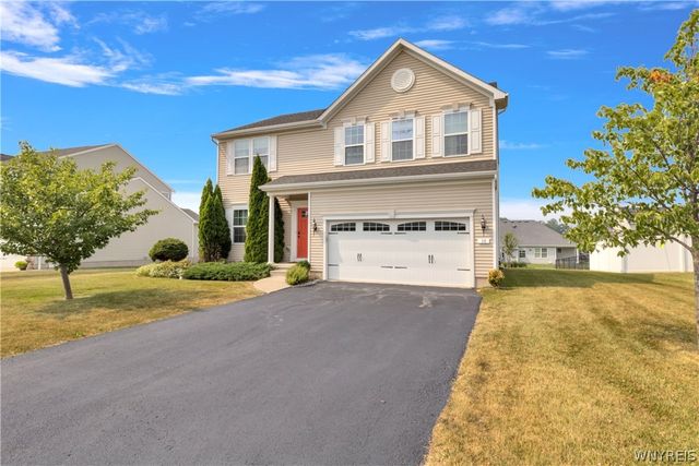 38 Middlebury Lane, Lancaster, NY 14086