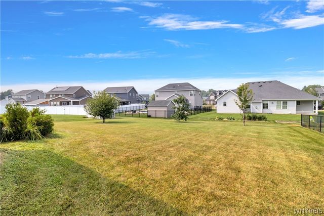 38 Middlebury Lane, Lancaster, NY 14086
