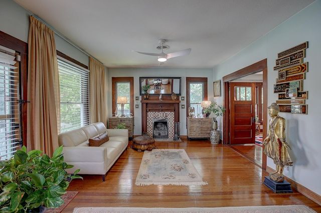 1903 S Austin Ave, Georgetown, TX 78626