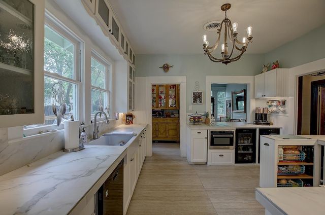 1903 S Austin Ave, Georgetown, TX 78626